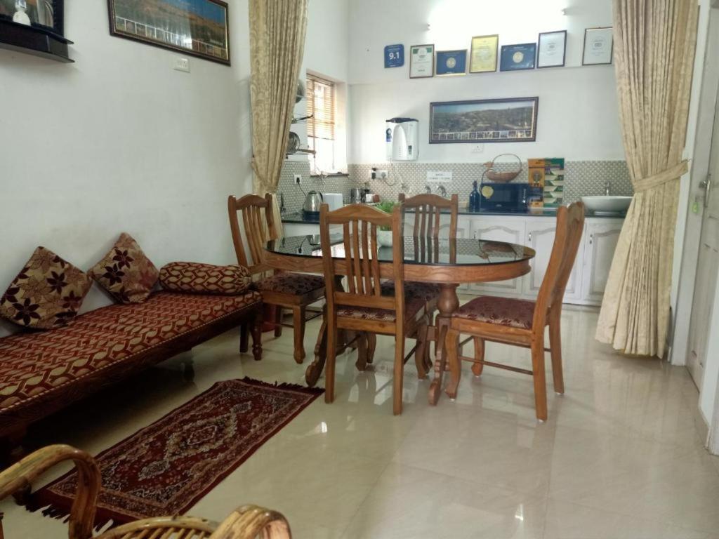 Aaron'S Homestay Kochi Exterior foto