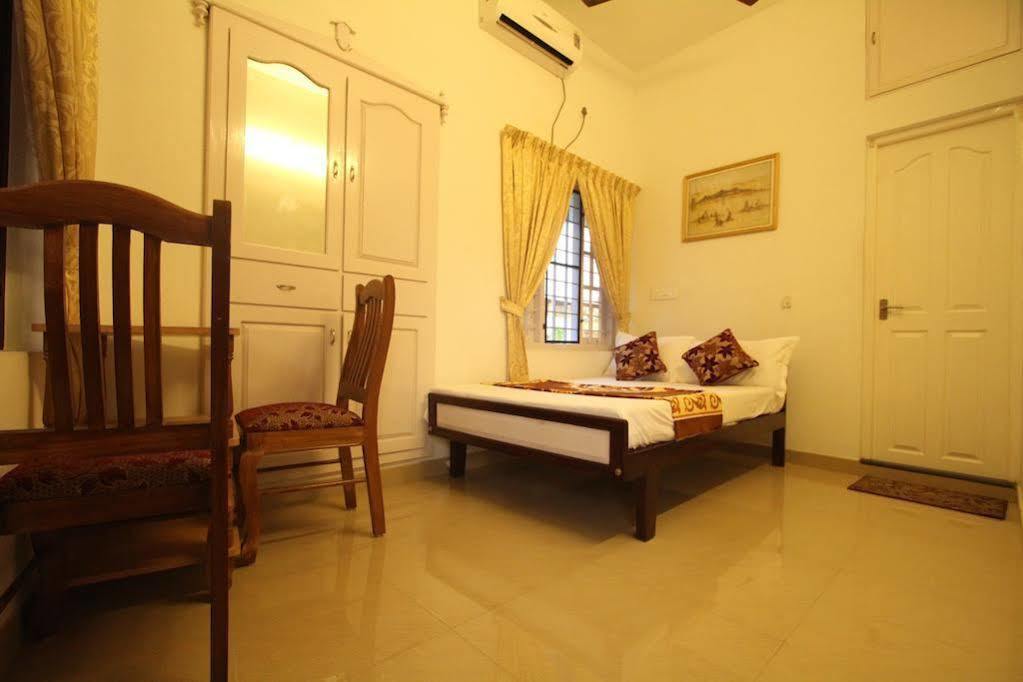 Aaron'S Homestay Kochi Exterior foto