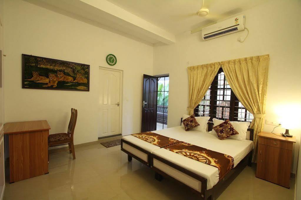 Aaron'S Homestay Kochi Exterior foto